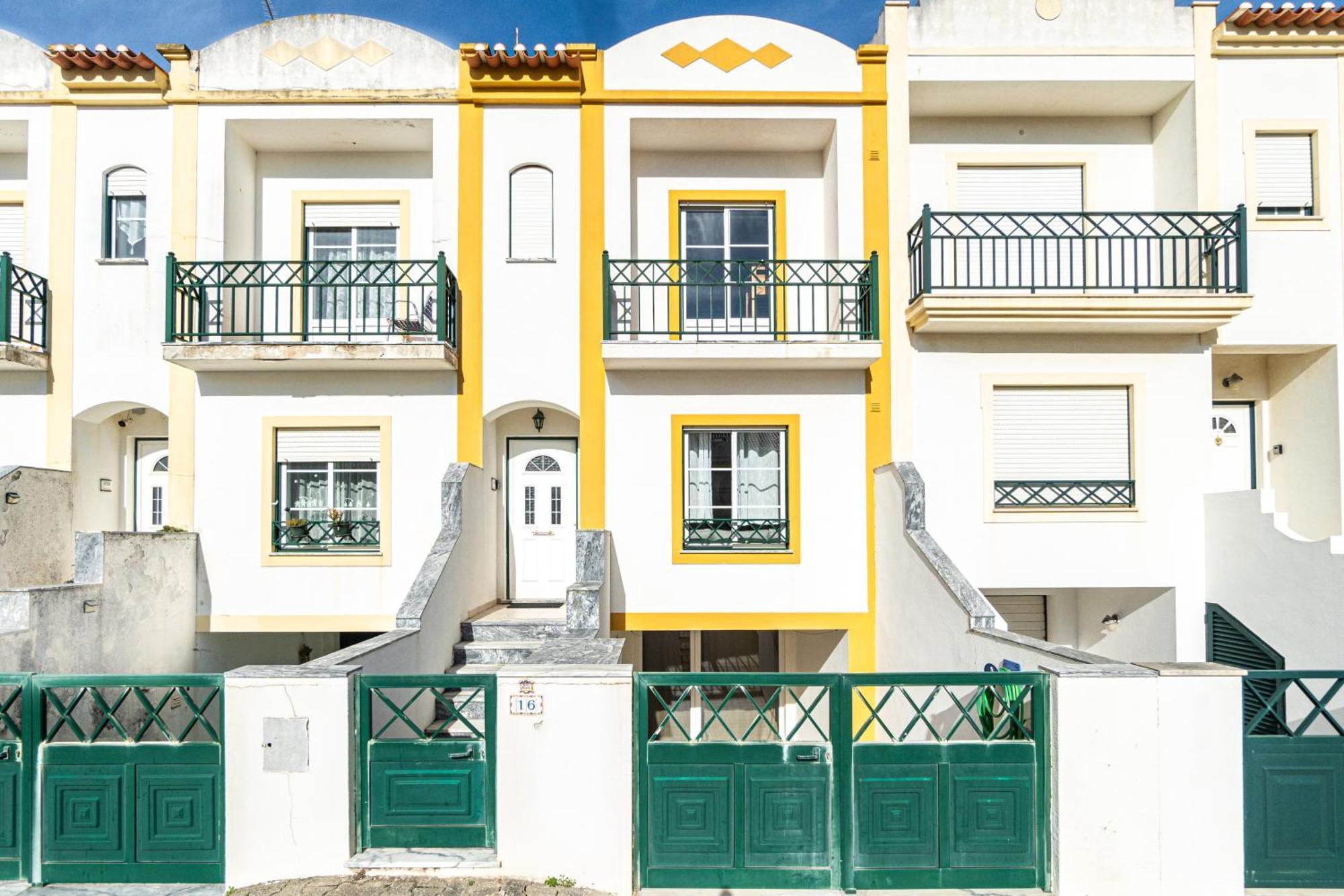 Villa Baleal Happiness Surf House Ferrel  Exterior foto